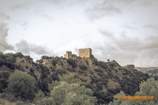 Vista del Tossal on s'ubica el Castell de Llordà. Isona i Conca Dellà. Conca de Tremp, Pallars Jussà. Lleida, Catalunya.